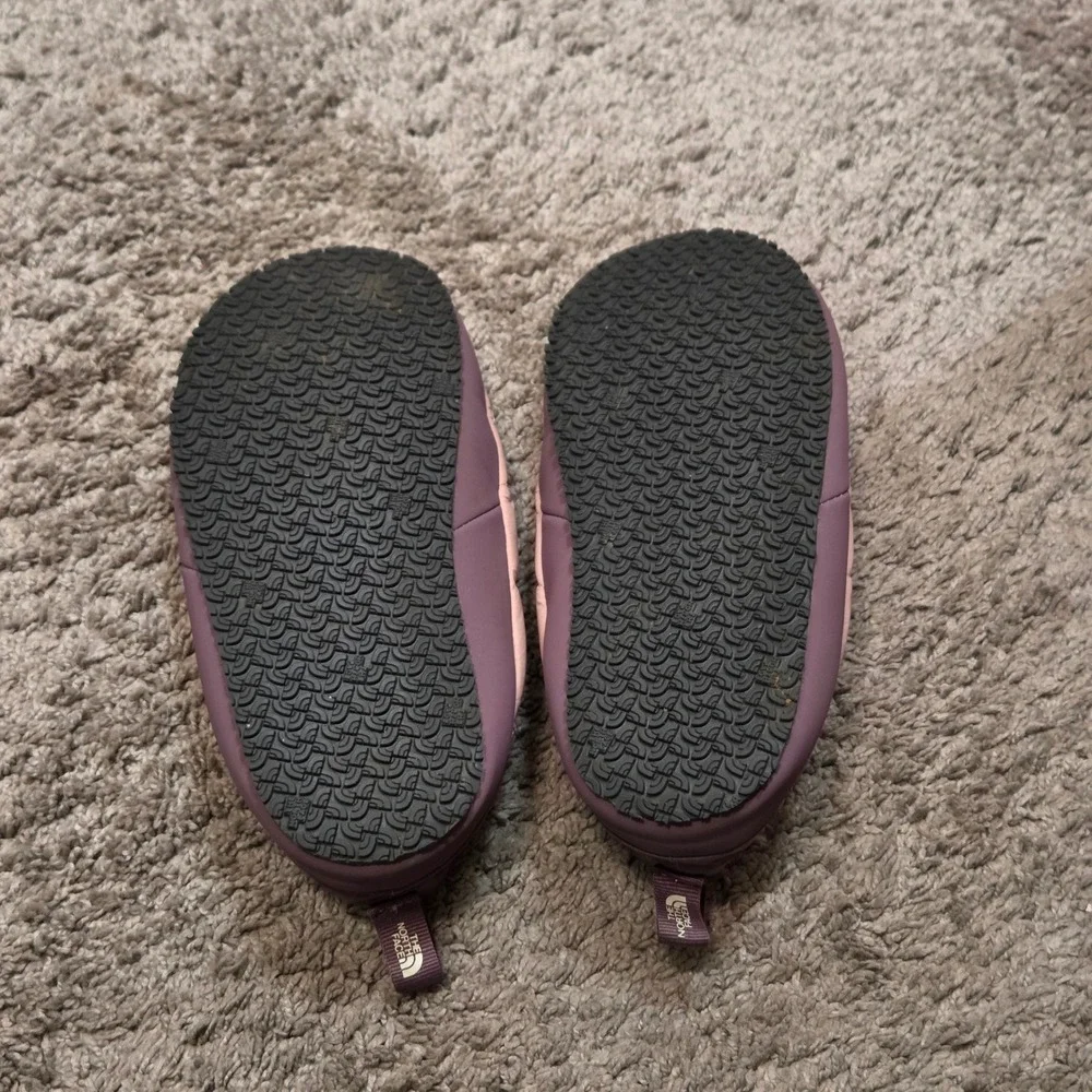 The North Face Thermoball Traction Mule II‎ Slippers Kids Size 4 Pink Purple
